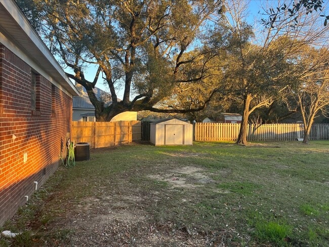 Building Photo - UPCOMING LISTING