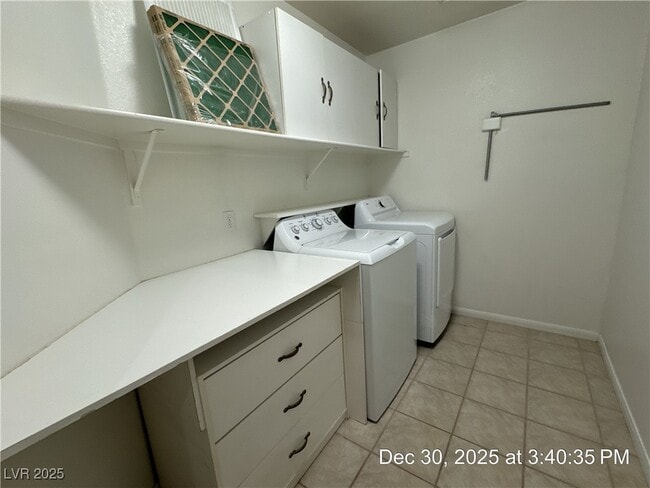 Building Photo - 3981 Lone Mesa Dr