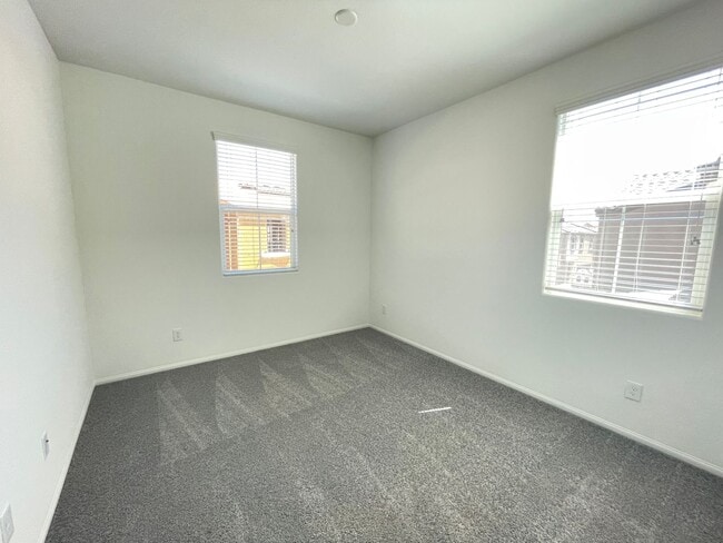 Building Photo - Coming Soon-2 Story Townhome Ready for new tenant on 6/15/2026!