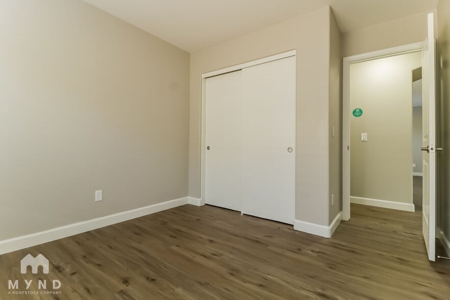 Building Photo - 12333 W Rosewood Dr