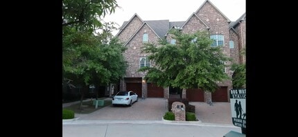 Building Photo - 819 Rockingham Dr