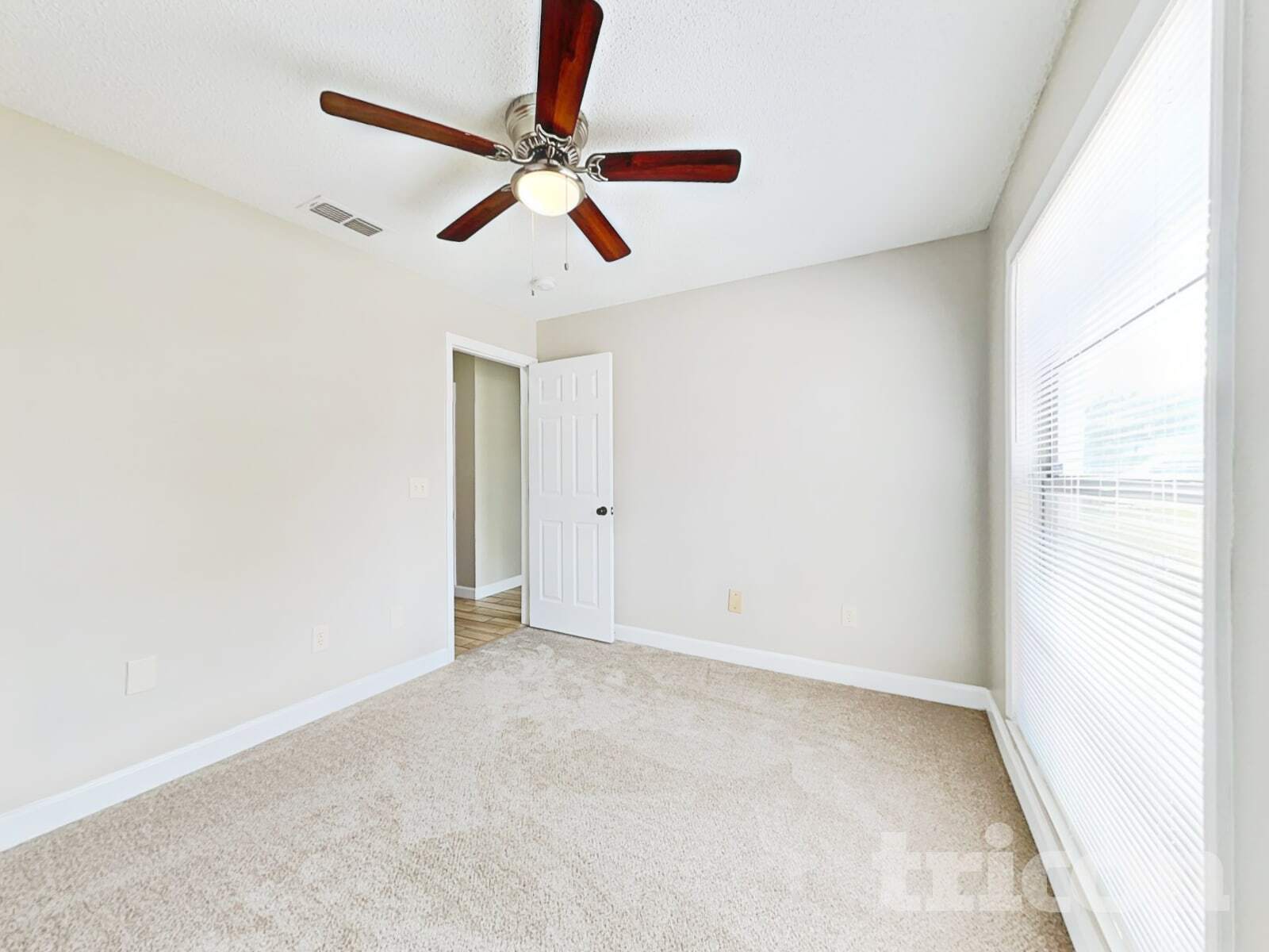 Building Photo - 1237 Edgerton Dr