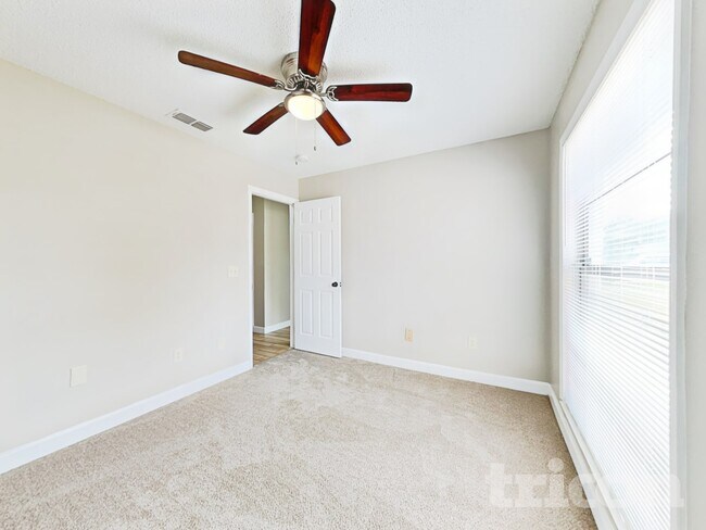 Building Photo - 1237 Edgerton Dr