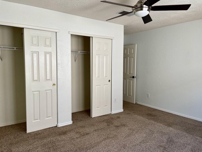 Building Photo - 12408 Mangas Trail NE