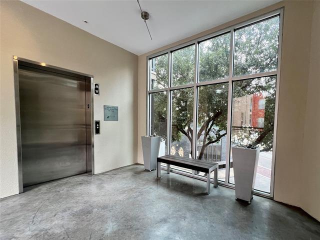 Building Photo - 2950 McKinney Ave
