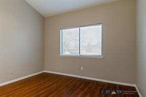 Building Photo - 565 Hunters Glen St