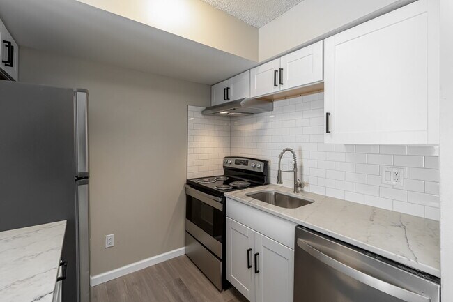 Building Photo - 1241 33rd St