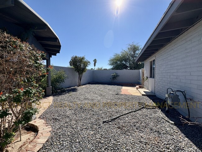 Building Photo - 7429 E 45th St