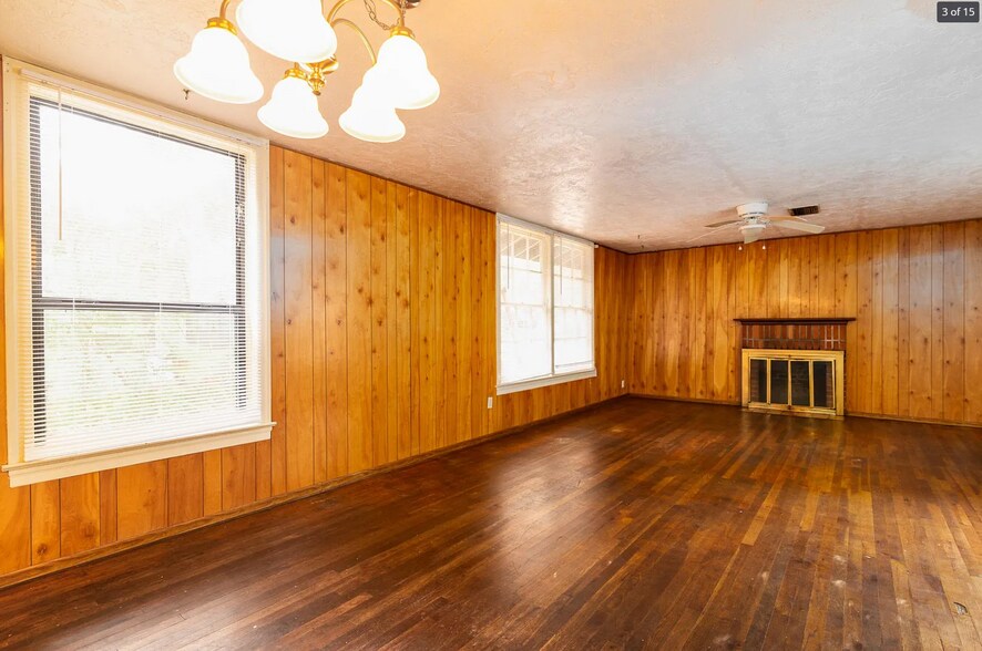 Building Photo - 1009 NW 11th Ave