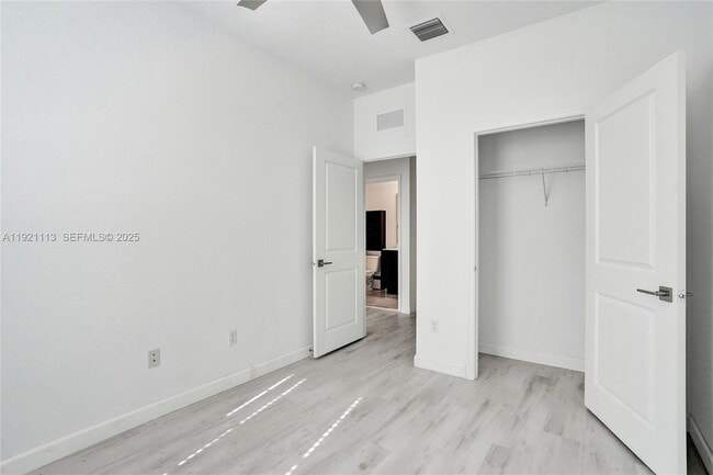 Building Photo - 4029 NW 11 Dr