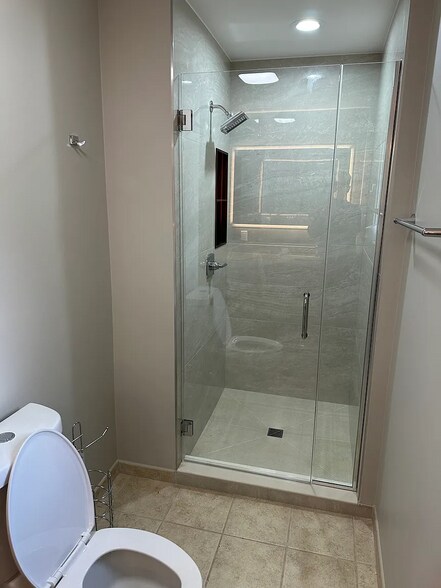 Building Photo - 2712 2nd Private Rd