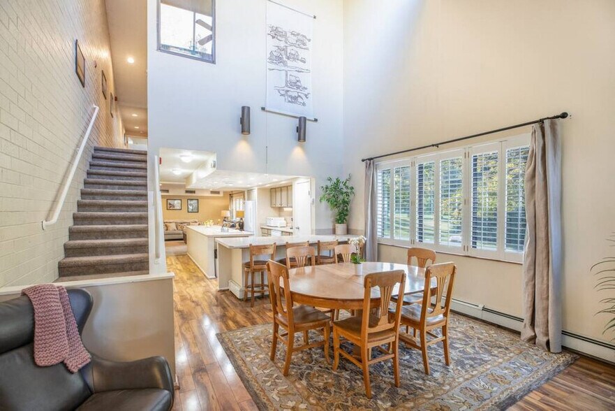 Building Photo - 1705 Captain Molly Dr