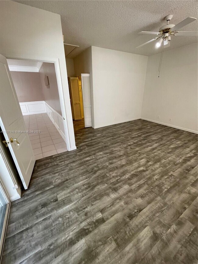Building Photo - 5893 Plum Harbor Cir