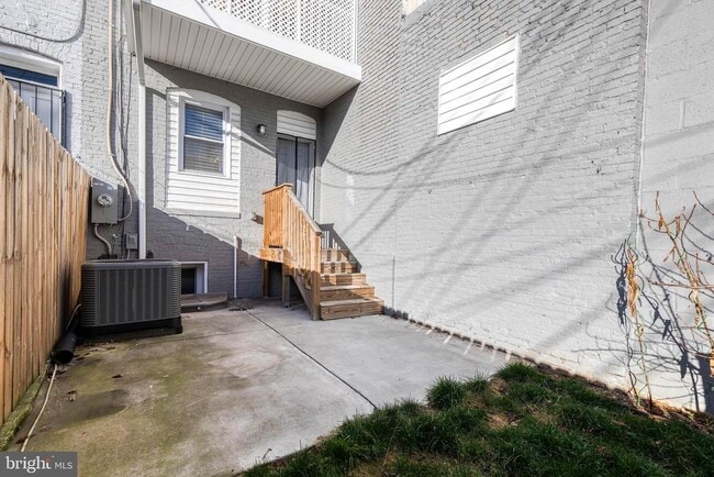 Building Photo - 217 N Belnord Ave