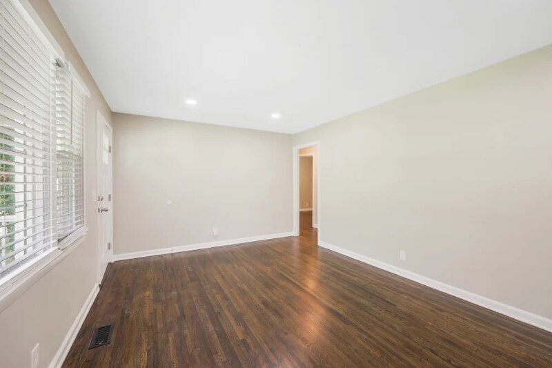 Building Photo - 609 Durrett Dr