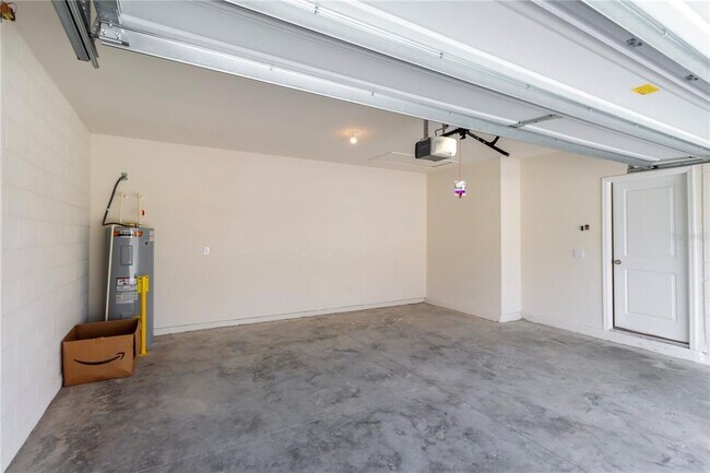 Building Photo - 3302 Pine Lily Ave