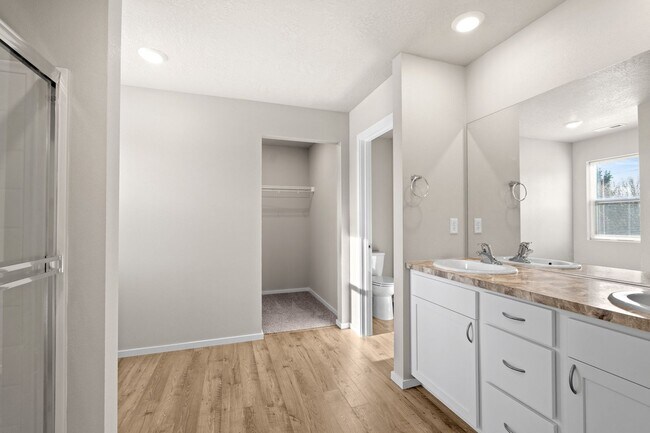 Building Photo - 2 year old 4 Bed 3 bath Liberty Lake Home offering 2330 sq/ft of living space