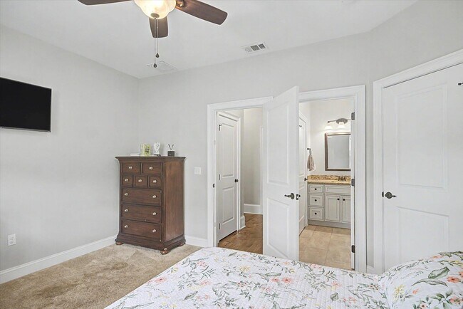 Building Photo - 7492 Sunny Mariana Ct