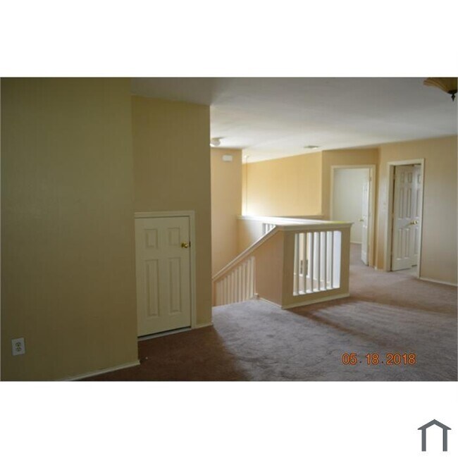 Building Photo - 815 Hillock Bluff Cir