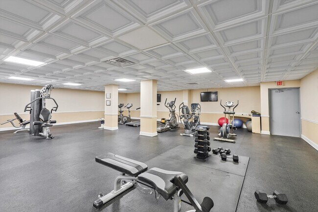 Building Photo - 3460 S Ocean Blvd