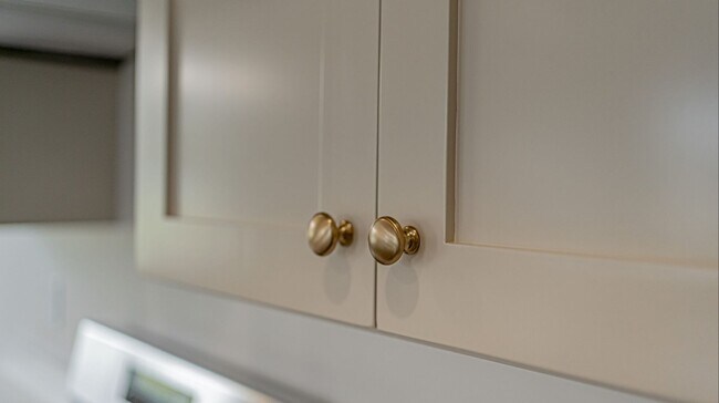 Building Photo - Beautiful 4-Bedroom Townhome for Rent off of Sunnyside in Idaho Falls