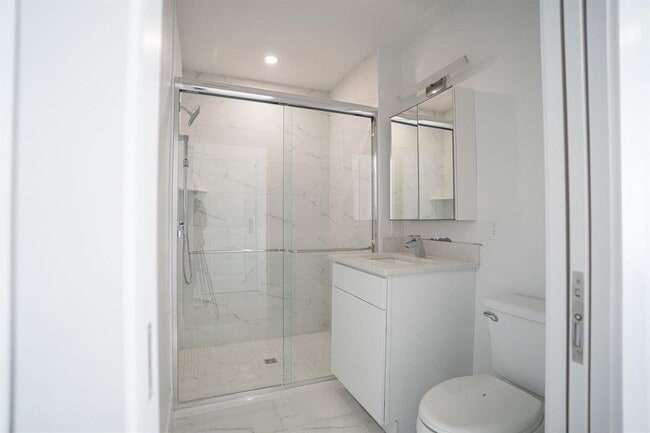 Building Photo - 238 Deer St