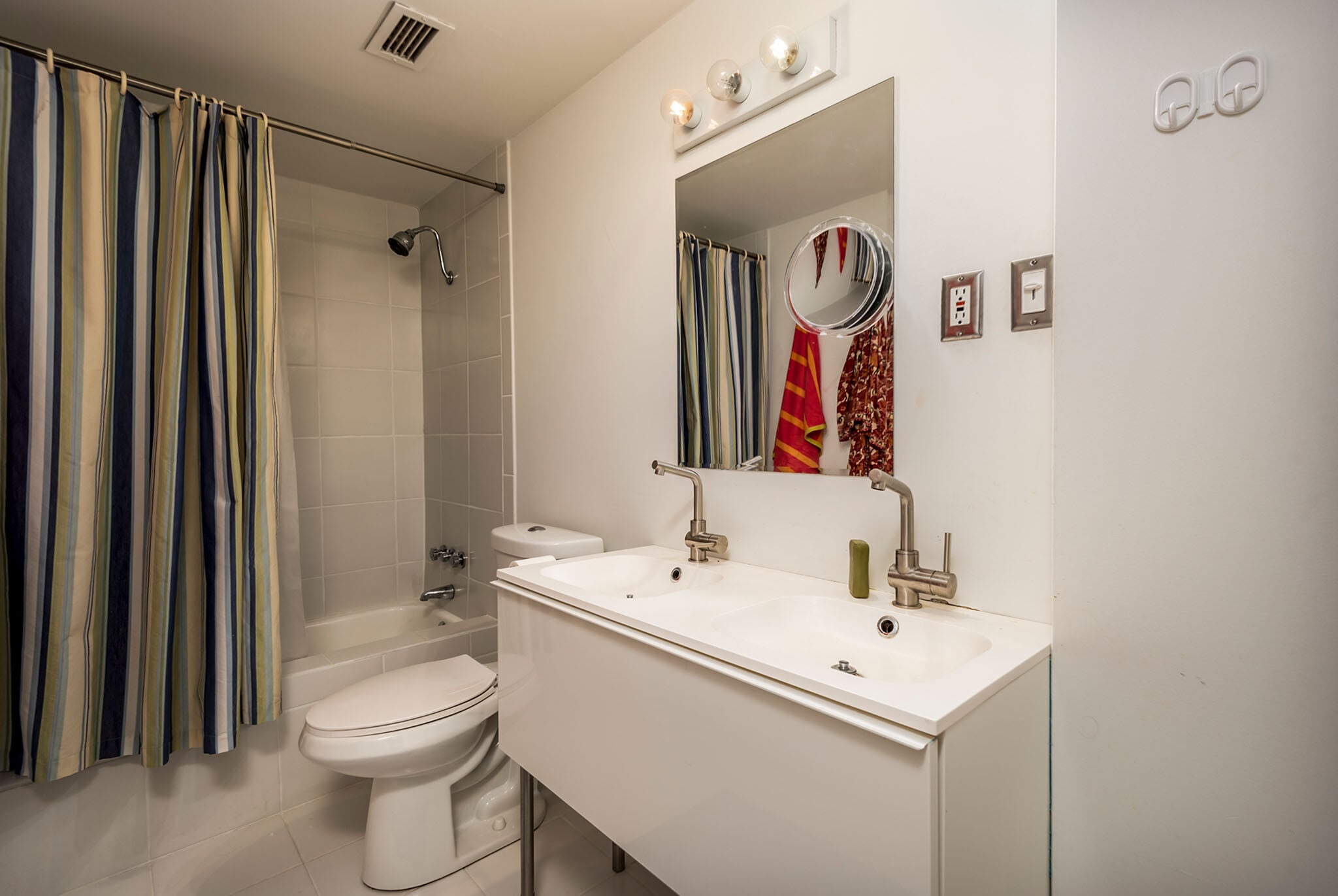 Building Photo - 1400 Kenesaw Ave