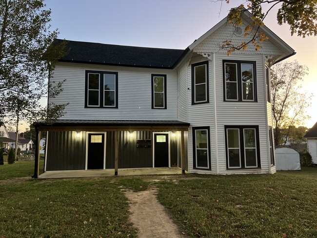 Building Photo - Front Street Quadplex