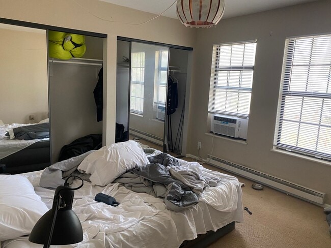 Building Photo - 2 Bed Plus Office 1.5 Bath Two Floor Condo In Ideal Central Boulder Location!