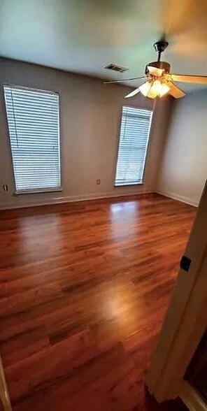 Building Photo - 212 Canulette Rd