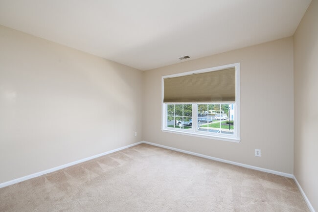 Building Photo - 430 Wedgewood Cir