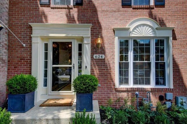 Building Photo - Mays Chapel Chapelgate Townhome | Renovated Main Level + KitchenAid Appliances | Deck Overlooking...
