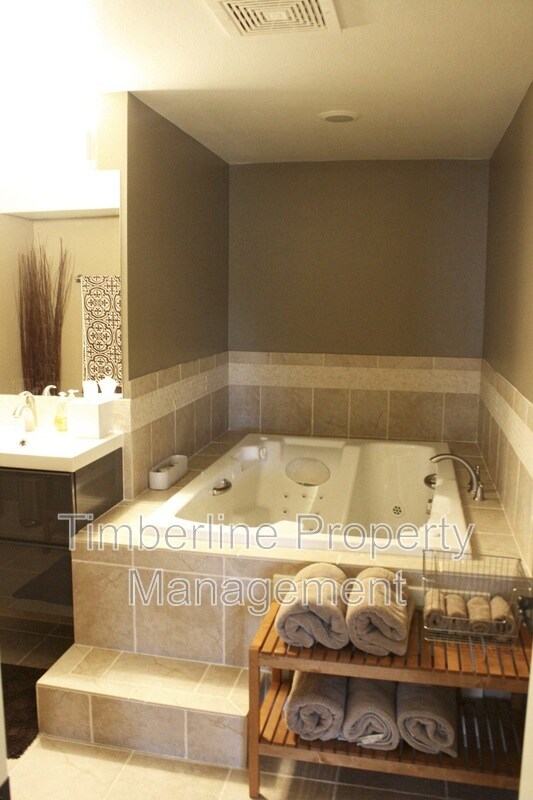 Building Photo - 9920 Paonia Park Pl