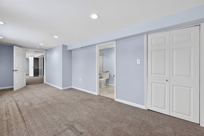 Building Photo - 1203 Dorne Dr