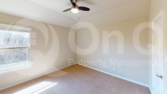 Building Photo - 5804 Valley Haven Way