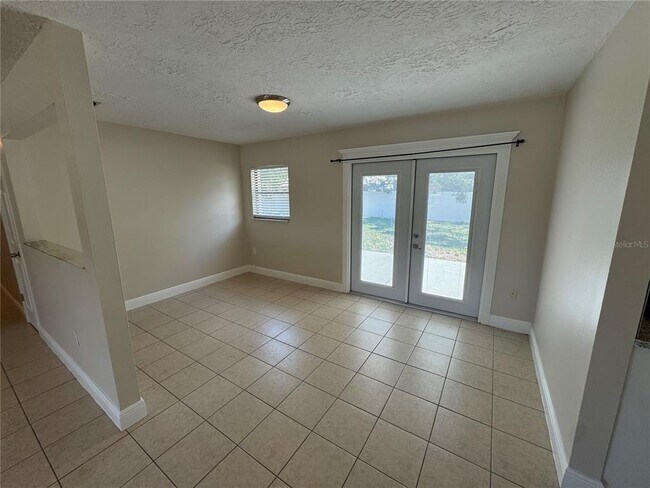 Building Photo - 1607 Stafford Rd
