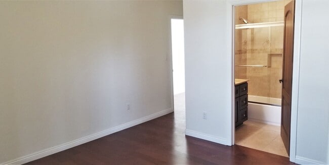 Building Photo - Amazing 2-Story 4 Bdr 3 Bath Family Home i...