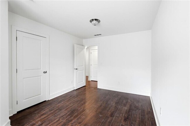 Building Photo - 1881 Plainsboro Dr