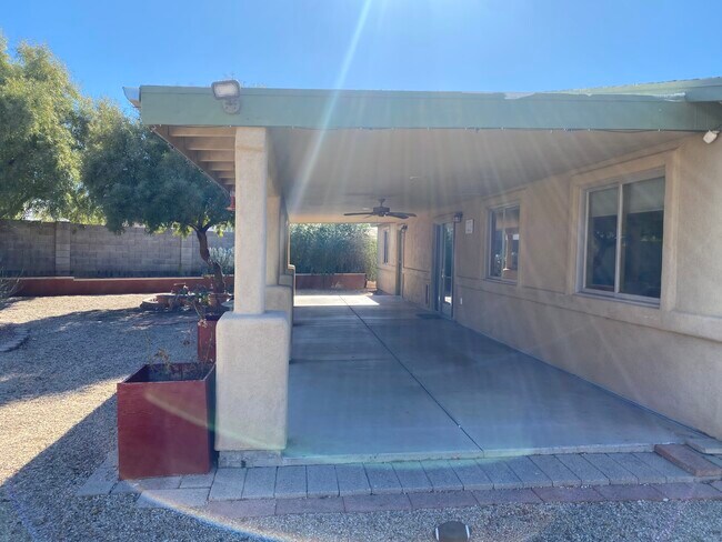 Building Photo - 7940 E Constant Pl