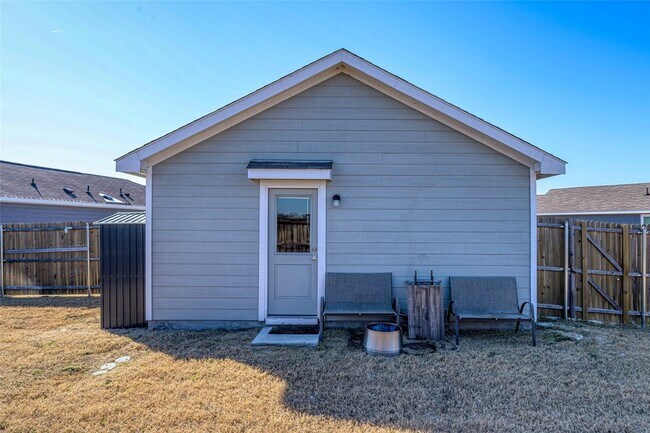 Building Photo - 6611 Coulter Dr