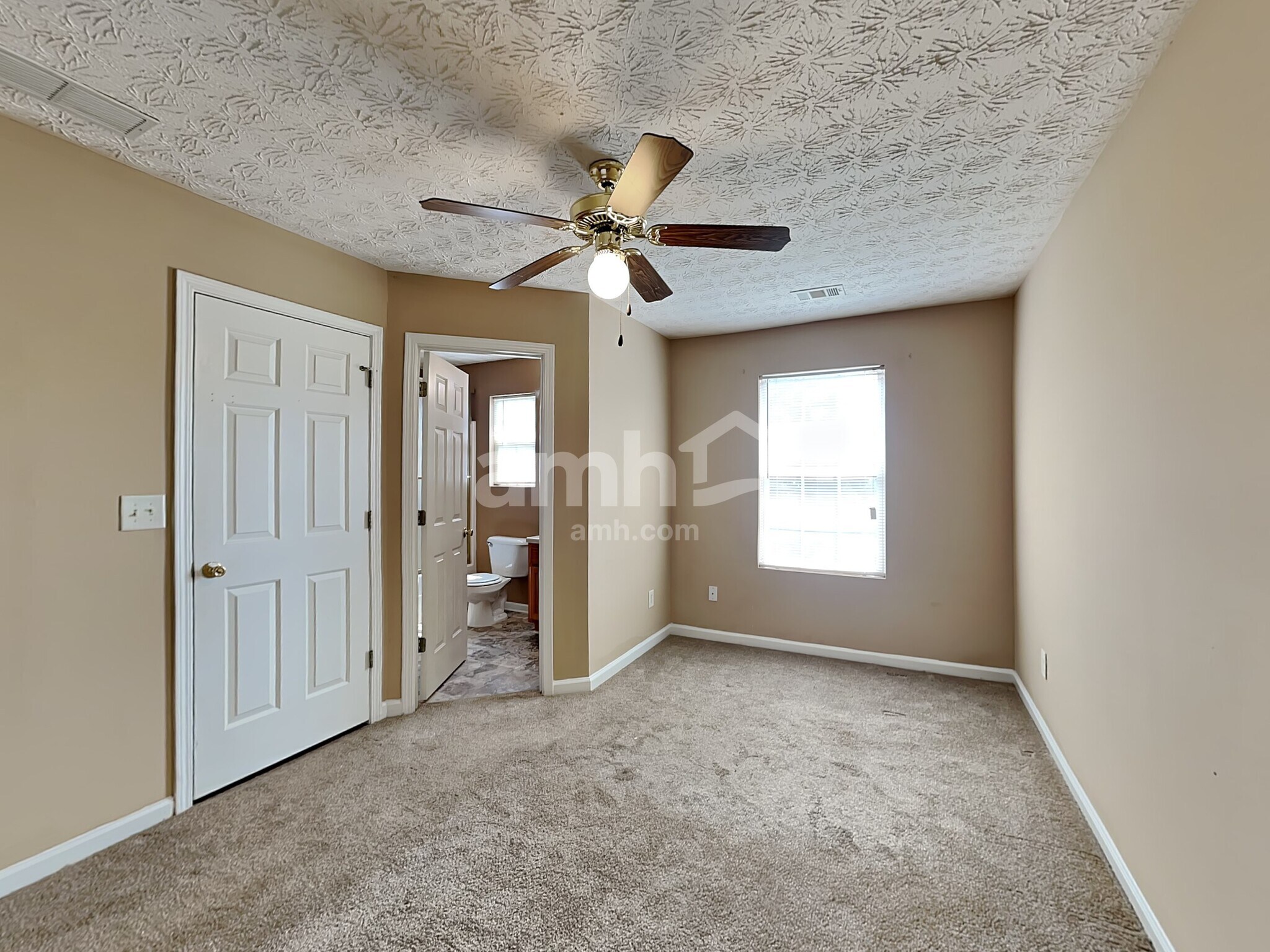 Building Photo - 6110 Flagstaf Walk