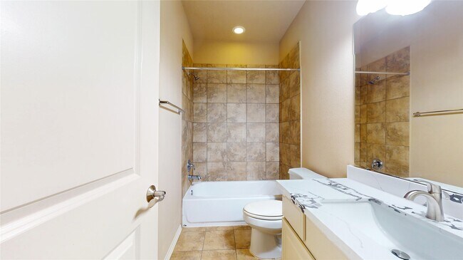 Building Photo - 18814 Cove Vista Ln