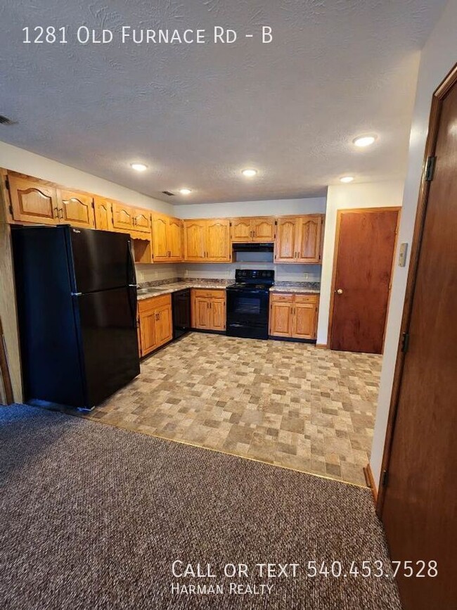 Building Photo - 3BD/2BA apartment available NOW.