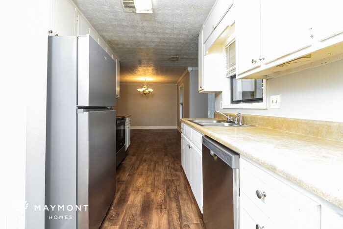 Building Photo - 2442 Chauncey Ln