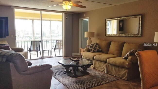 Building Photo - 7420 Bay Island Dr S