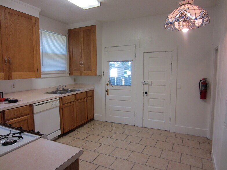 Building Photo - 1015 Kentucky St