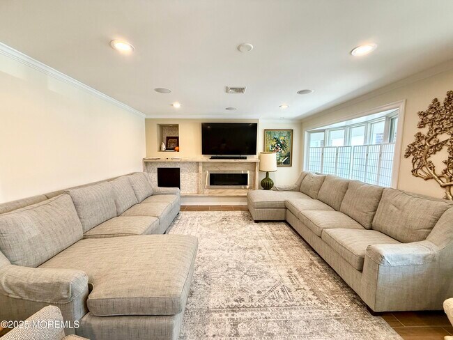 Building Photo - 5 Marius Ln