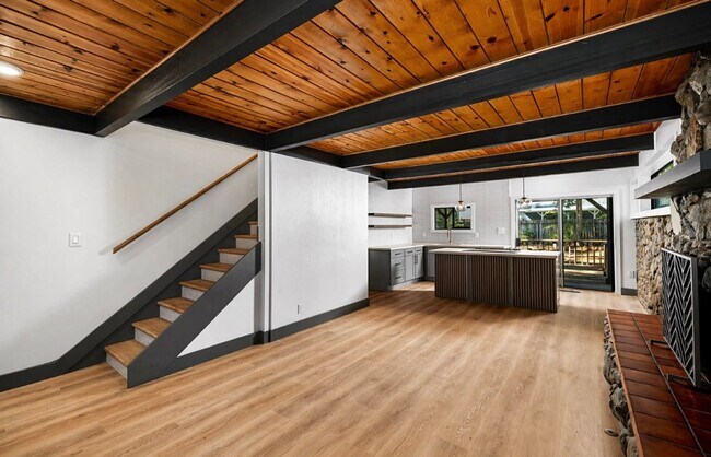 Building Photo - Pet Friendly Tahoe Island Home