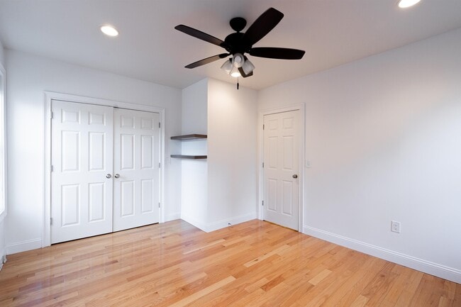 Building Photo - 14 Coles St