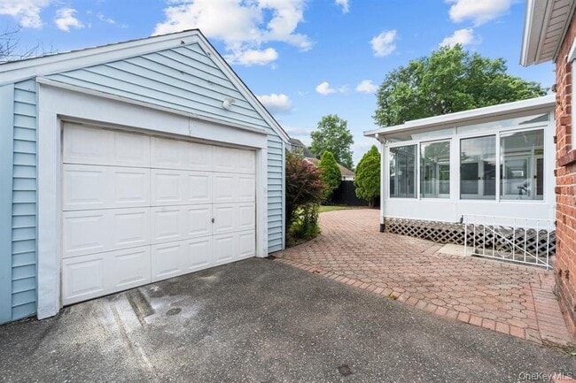 Building Photo - 2754 Natta Blvd